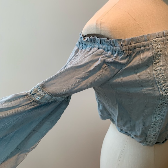 Lush Cold Shoulder Top - Picture 2 of 6